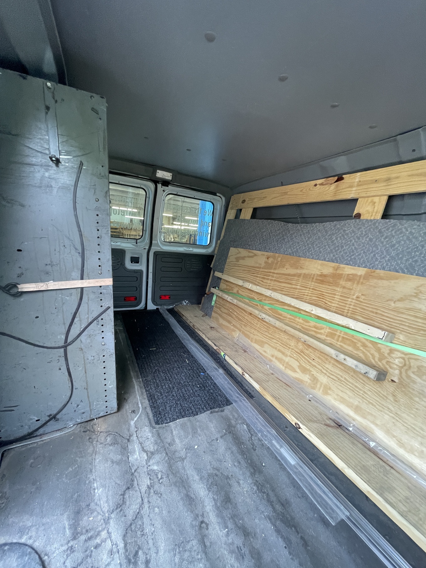 2014 FORD E250 Glass Hauler Cargo Van - Image 14